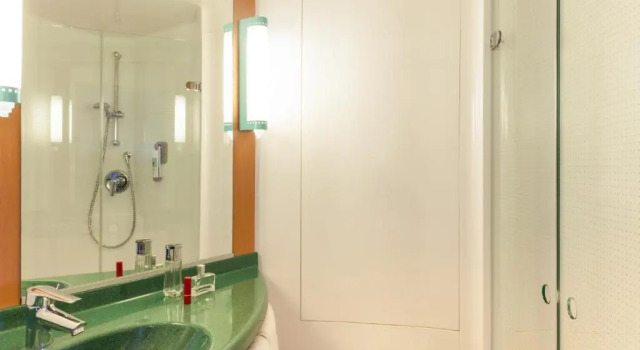 Трёхместный номер Standard ibis Besançon Centre la City