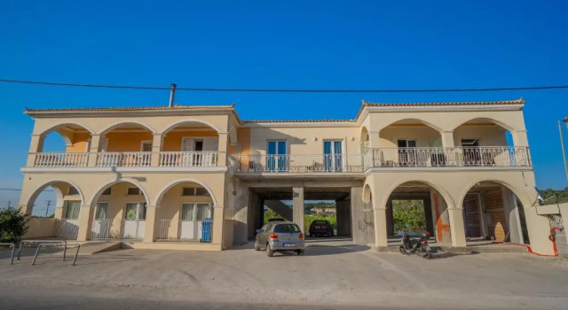 Katsaros Luxury Apts 5min walk to beach
