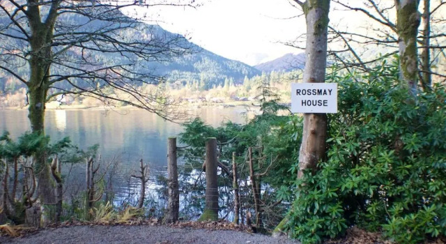 Вилла Rossmay House - 4 Bedroom Scottish Villa with waterfront / mountain views