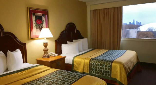 Golden Green Hotel - Charlotte, Rezervați Hotel Charlotte Carolina de Nord