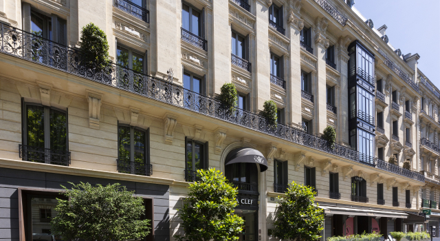 La Clef Tour Eiffel Paris by The Crest Collection