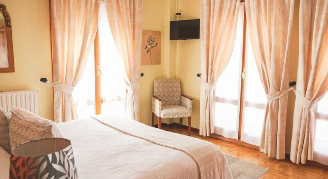 Двухместный номер Standard с балконом Hostal Docar