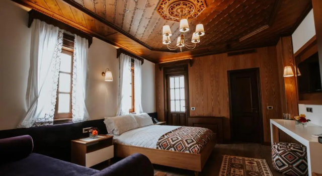 Трёхместный номер Standard с видом на бассейн KERCULLA Resort