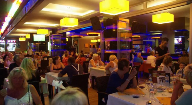 Апартаменты с видом на море Delfino Apart Hotel