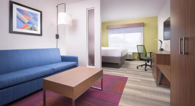 Люкс Holiday Inn Express Hotel & Suites Chattanooga Downtown by IHG