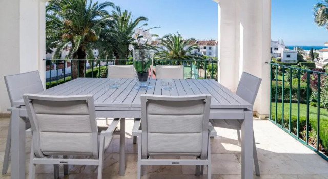 Апартаменты CB1- Sweet flat, shared pool in perfect location