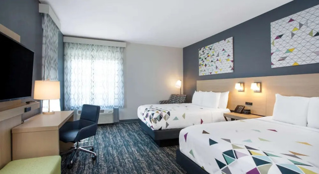 Четырёхместная студия La Quinta Inn & Suites by Wyndham Manassas, VA- Dulles Airport