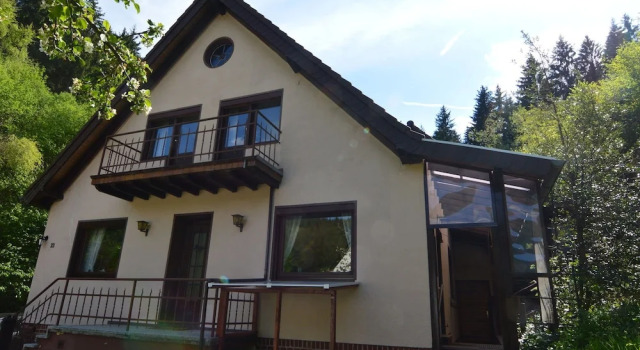 Modern Holiday Home in Hellenthal with Campfire Area, Забронировать Апартаменты/квартира Хелленталь Айфель