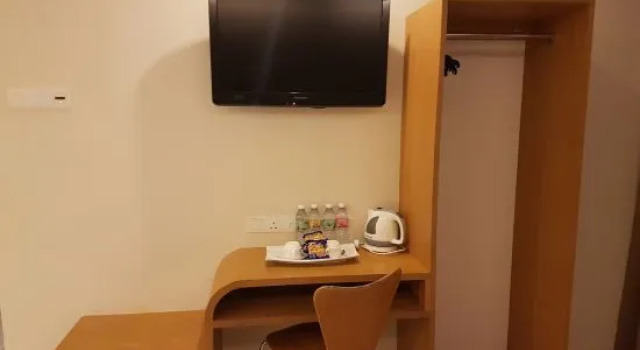 Четырёхместный семейный номер Standard Hotel Asia
