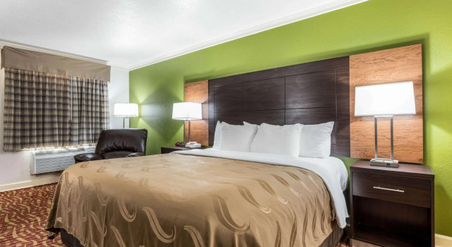 Quality Inn Forrest City I-40, Prenota Hotel Hotel a Missouri con parcheggio, Parcheggio