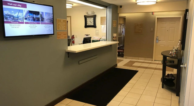 Sonesta Simply Suites Charlotte University