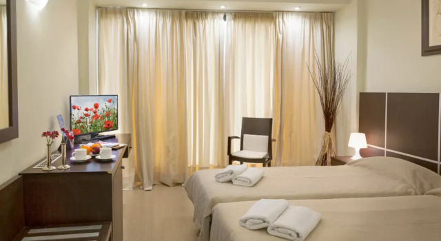 Трёхместный номер Standard Blue Sea Hotel Alimos