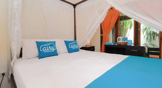 Airy Buleleng Laviana Kalibukbuk Singaraja Bali, Book Hotel Hotels in Buleleng with a Pool, Swimming Pool