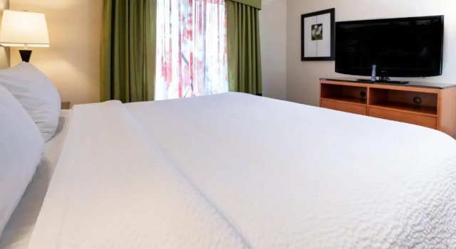 Номер Standard Fairfield Inn & Suites by Marriott Kearney
