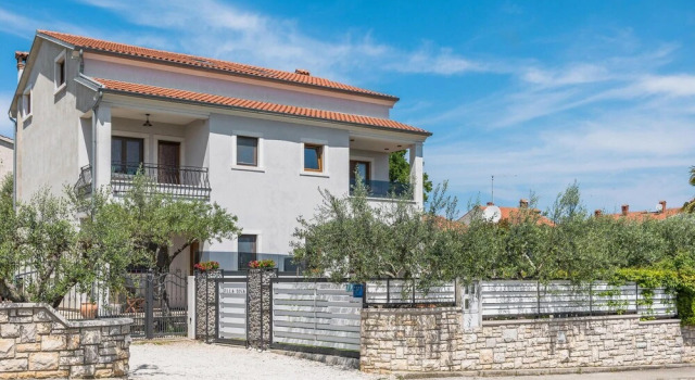 Amazing Home in Rovinj with Hot Tub, WiFi & 2 Bedrooms