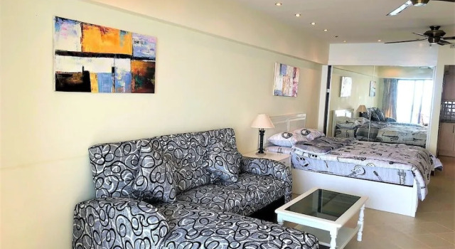 Metro Jomtien Condotel - Sleeps 2