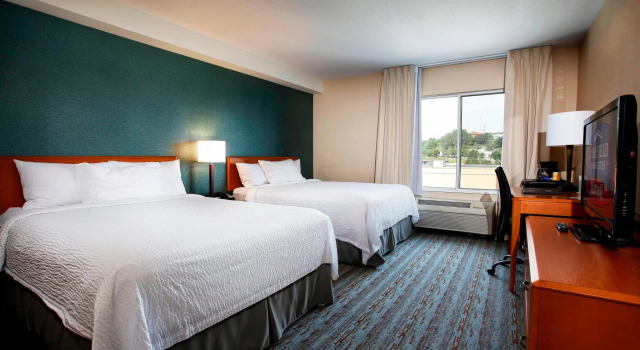 Четырёхместный номер Standard Fairfield by Marriott Inn & Suites Sudbury