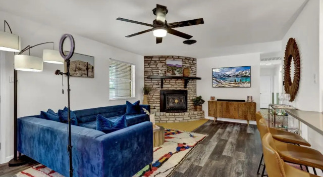 Eclectic Fun Haus With Hot Tub - 3 Min Drive to Main