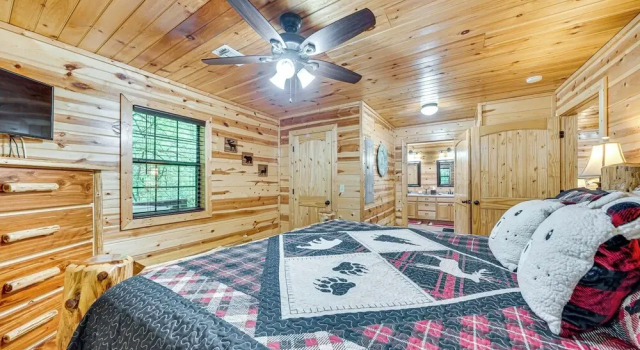 Private Hot Tub & Deck: Woodsy Broken Bow Retreat, Boek Hotel Hochatown Oklahoma