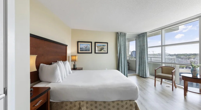 Номер Standard с 2 комнатами с балконом и с частичным видом на океан Sandy Beach Oceanfront Resort