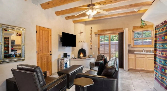 Kiva - Stunning & Lovely With Kiva Fireplace, Walk to the Plaza and the Railyard, Varaa Lomakoti Santa Fe New Mexico