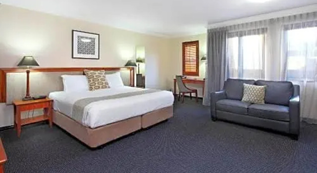 Люкс Отель Ramada by Wyndham Brisbane Windsor