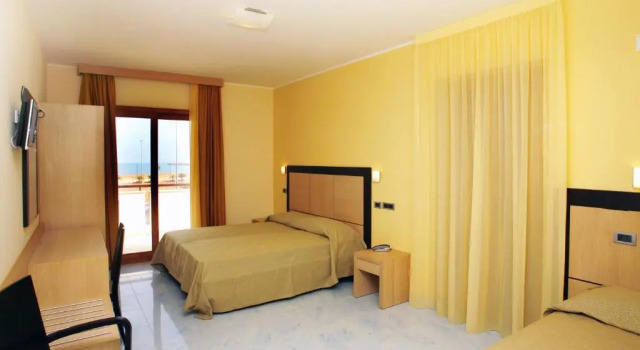Номер Standard Marc Hotel
