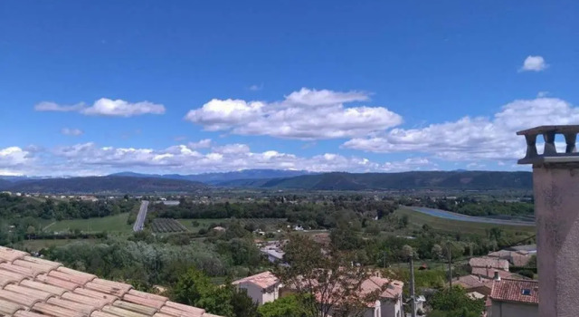 Appartement plein Sud au pied du Luberon