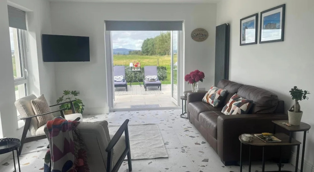 Коттедж Sunset Cottage - Sleeps 6 - Parking - Garden