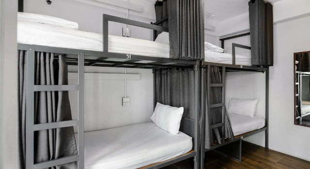 Кровать в общем номере (женский номер) Hobnob Hostel