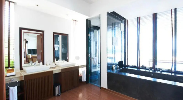 Номер Standard с балконом Sunrise Premium Resort Hoi An