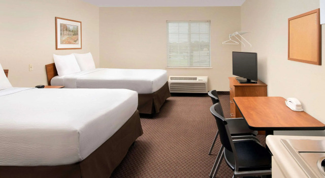 Четырёхместный номер Standard WoodSpring Suites Raleigh Apex