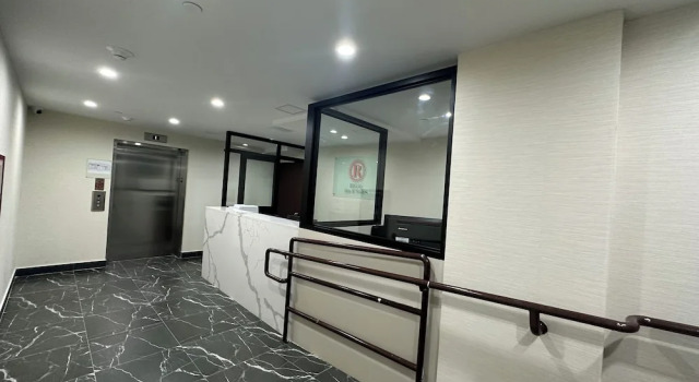 Regal Inn & Suites New York LaGuardia Hotel, Забронировать Отель Флашинг Куинс, рядом с Ontological-Hysteric Theater