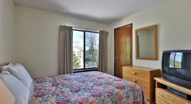 Mt Green 2br/2ba Condo: Close to Killington. Hot Tub. Pool. 3a07, Varaa Hotelli Hotellit New England uima-altaalla, Uima-allas