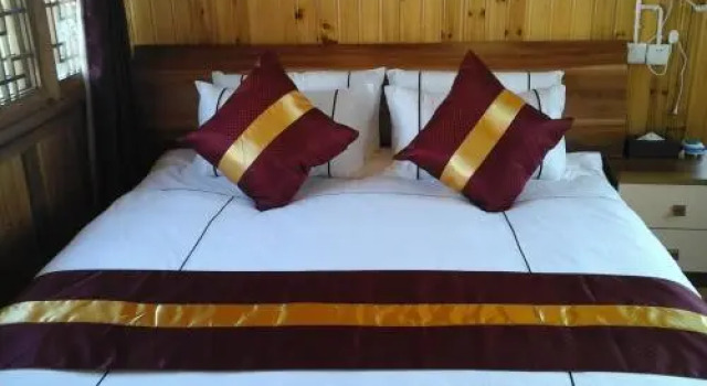 Moon Courtyard, Prenota Hotel Baoshan Yunnan