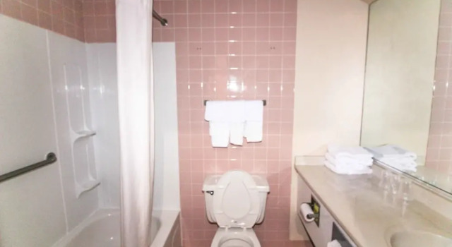 Четырёхместный номер Premium FairBridge Inn and Suites West Point