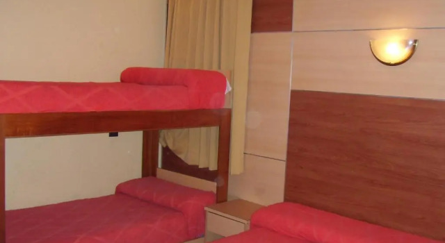 Четырёхместный номер Standard Hotel Embajador