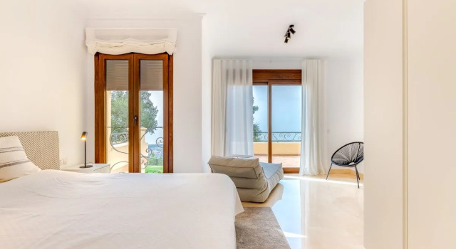 All About Casa Munich Elviria, Забронировать Отель Отели Sierra de las Nieves с парковкой, Парковка