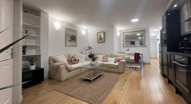 Апартаменты Comfort Charming 2bedroom flat in Shepherds Bush