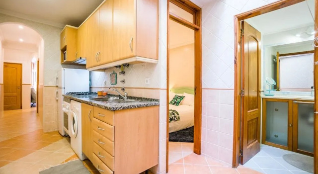 Sardinha Flat, Забронировать Апартаменты/квартира Отели Лиссабона с парковкой, рядом с Обзорная площадка Miradouro de Sao Pedro de Alcantara, Парковка