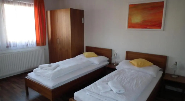 Baláca Panzió, Book Hotel Hoteller i Veszprem med parkering, Parkering