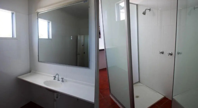 Кровать в общем номере Backpackers at 1770