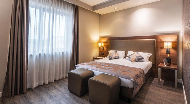 Smart Hotel Holiday