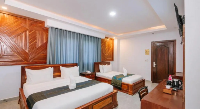 Номер Deluxe V CROWN HOTEL