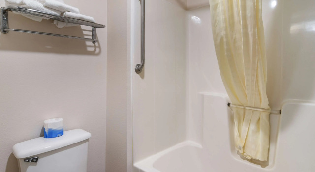 Двухместный номер Standard SureStay Plus by Best Western Tarboro-Kingsboro