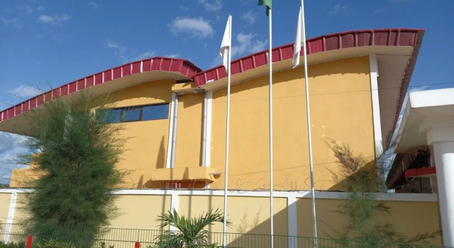 Florence Hotel Firenze Yamoussoukro, Забронировать Отель Ямусукро Кот-д'Ивуар