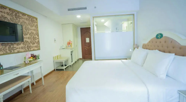 Двухместный номер Deluxe с балконом Nha VIET Nha Trang Hotel