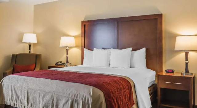 Номер Standard Comfort Inn Pomona near Fairplex