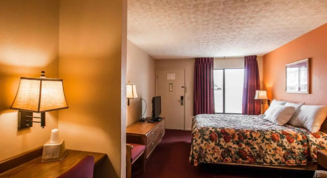 Standard Zimmer Rodeway Inn Jackson