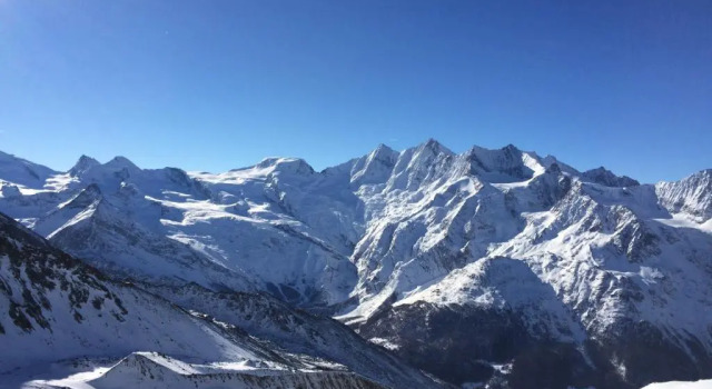 Chalet Sunstar, Prenota Chalet Hotel a Canton Vallese con parcheggio, Parcheggio